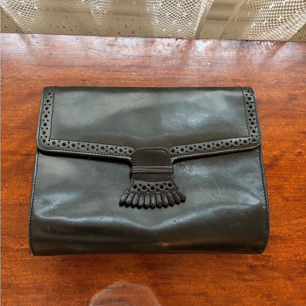 Vintage 80d Perry Ellis portfolio Black Leather Clutch with shoulder strap